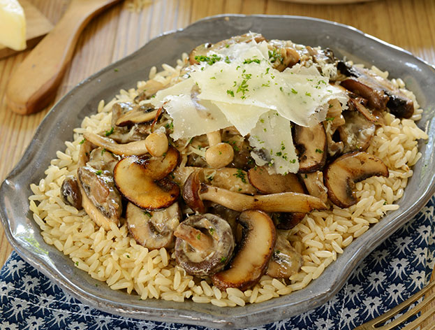 Exotic Mushrooms in White Wine Sauce on Brown Rice