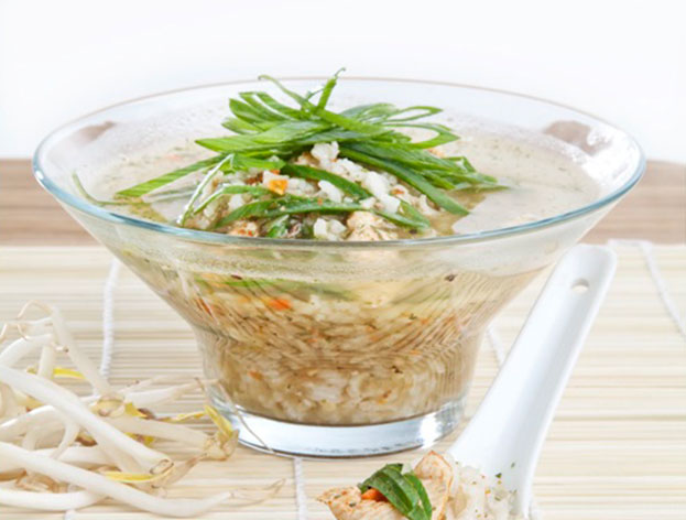 Chinese rice porridge with chicken (congee)