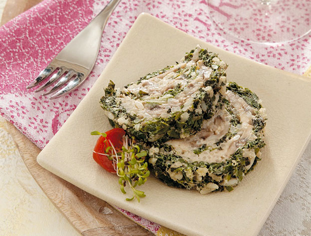 Savoury Spinach Rice Roulade with Brown Mushroom and Mustard Filling